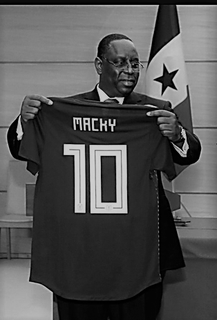 La Coupe du Monde, unique trêve du front politique pour Macky