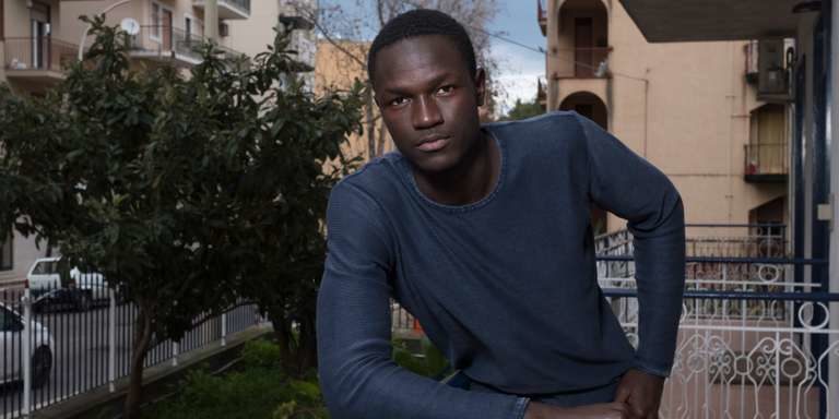 Ismail Drammeh, migrant gambien devenu mannequin en Sicile
