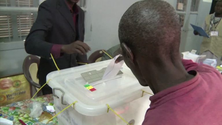 Présidentielle : Macky parraine l’option ‘Parrainages’