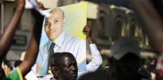 Intox du quotidien Libération qui prétend que Karim Wade « a écrit pour renoncer à sa nationalité française »