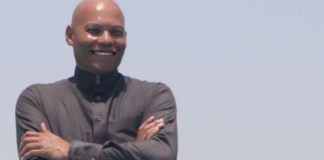 Karim Wade s’est inscrit comme électeur à l’ambassade du Sénégal au Koweït