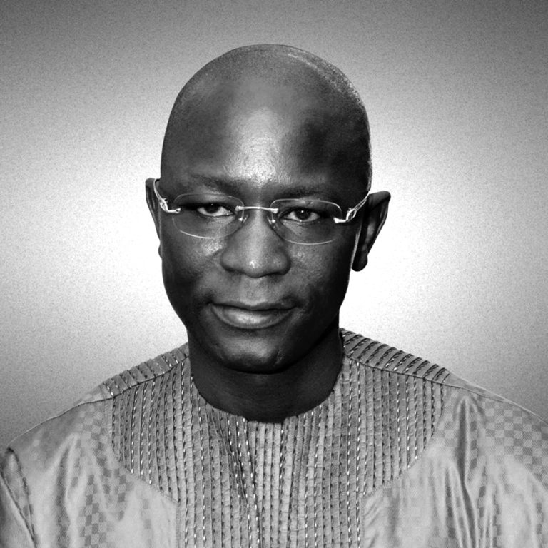 Le conseiller en TIC du Président Macky Sall cueilli ivre et en pleins ébats devant la cité Claudel