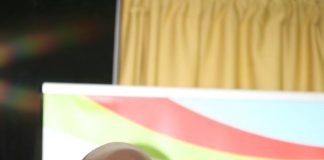 En conférence de presse, Mame Adama Gueye renonce, dénonce « le monstre institutionnel » et raille la « garderie d’adultes » qu’est l’université (Reportage-photo de Cheikh Diallo)