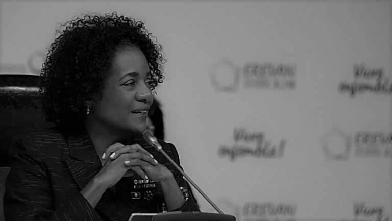 Francophonie : Michaëlle Jean maintient sa candidature et veut tomber les armes à la main demain