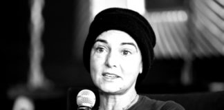 Convertie à l’islam, la chanteuse Sinead O’Connor ne veut plus fréquenter de “Blancs”