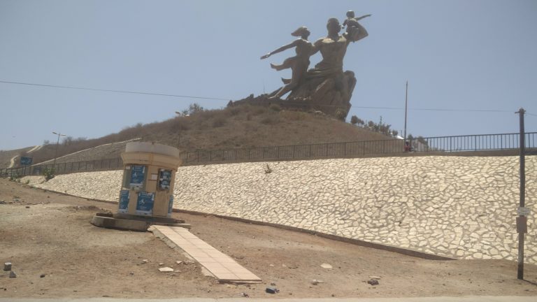 Incivisme : Une billetterie du monument de la Renaissance transformée en urinoir