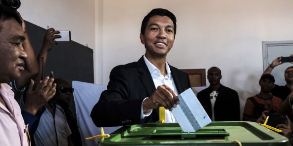 L’ex putschiste Rajoelina et la victime de son putsch Ravalomanana qualifiés pour le second tour de la présidentielle malgache