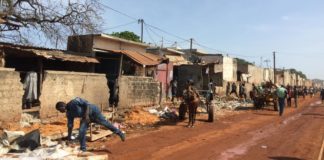 Le tracé du TER détruit presque tout le marché de Thiaroye-gare : « Macky Sall a sacrifié combien de centaines de pères de famille ? »