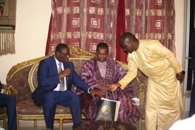 Argent Sall : Macky offre un diakhal de 20 millions à la famille de Sidy Lamine Niasse