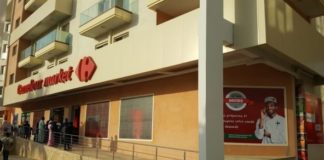 Auchan précède et Carrefour suit : son premier supermarché ouvre au Point E, trois autres prévus