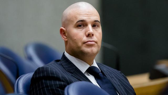 Pays-Bas : un ex-député du parti islamophobe PVV se convertit à l’islam