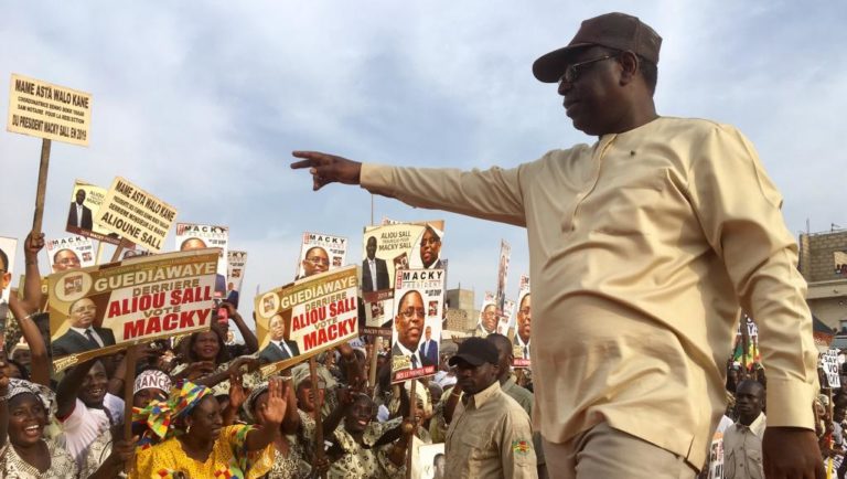 Meeting mercenaire : Les foules achetées de Macky Sall à Guédiawaye