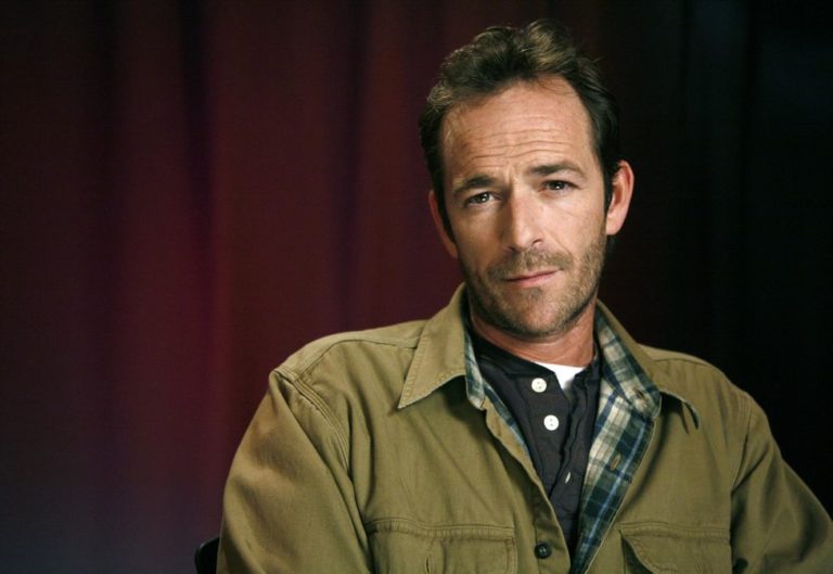 AVC : Luke Perry, idole de la série Beverly Hills dans les années 90, s’en va à 52 ans