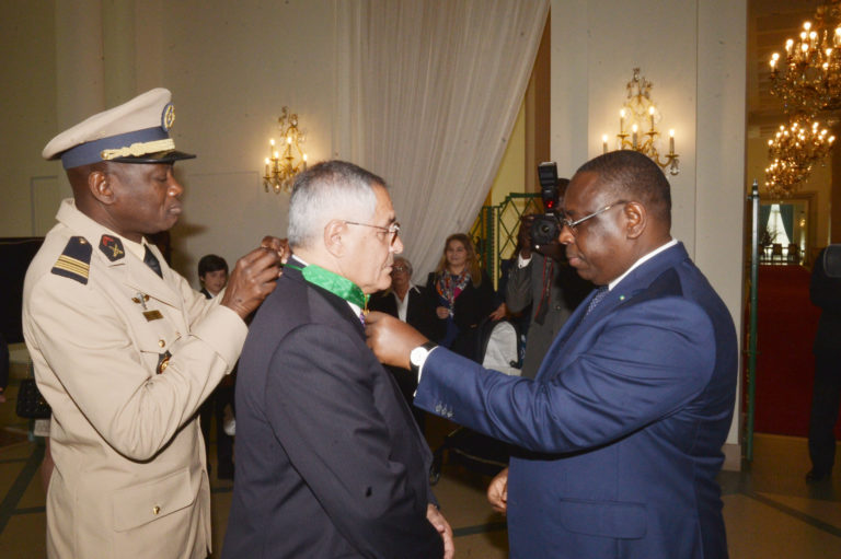 En commando commandé :  Robert Bourgi note la classe politique et tente de dézinguer Idrissa Seck