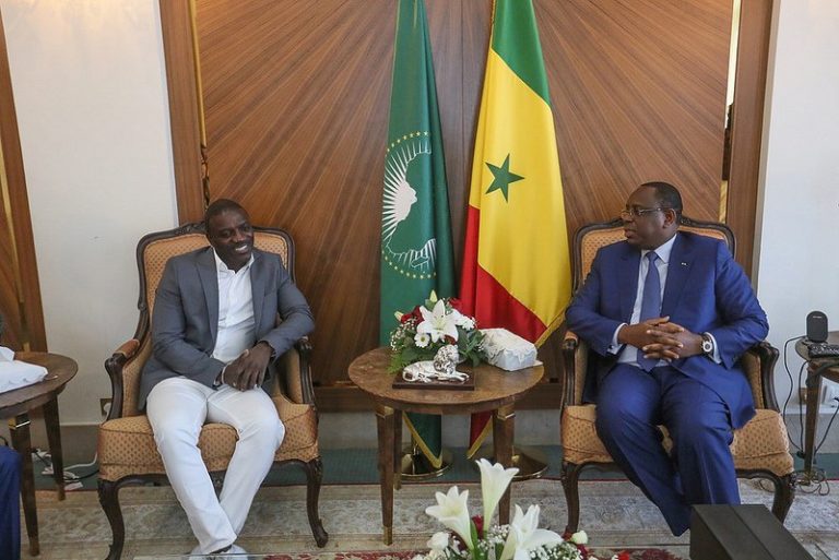 Projet d’électrification en Afrique : Akon enfin reçu par Macky Sall après 4 ans d’attente