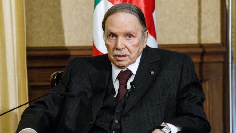 Bouteflika tombe de son fauteuil : démission effective