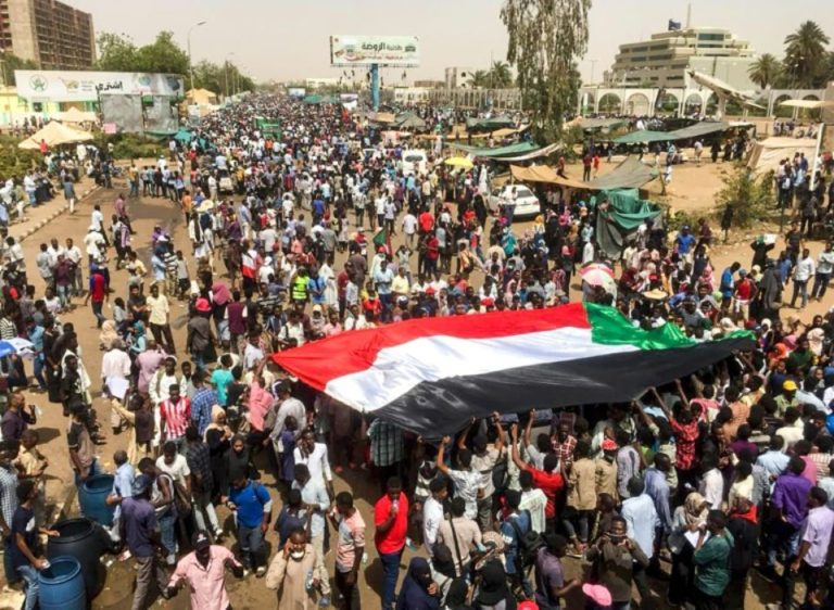 Le président soudanais Omar el-Béchir destitué par l’armée
