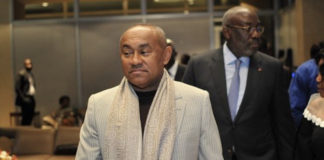 Foot et magouilles : le président de la CAF Ahmad Ahmad interpellé à Paris, à deux semaines de la CAN