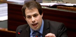 Si vous voulez aider l’Afrique, Monsieur « Macaron », foutez le camp du continent »