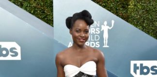 La coiffure sculpturale de l’actrice Lupita Nyong’o (Black Panther), ce dimanche 19 janvier