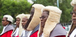 Ghana : quand la perruque importune juges et avocats
