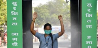 L’Inde prolonge le plus grand confinement du monde