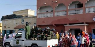 « Radiation immédiate » de policiers mauritaniens et procès en vue après une vidéo d’humiliation