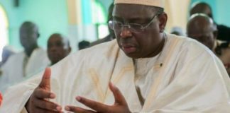 Incohérence au sommet : Macky Sall a « réouvert » les mosquées, mais il prie chez lui pour la Korité