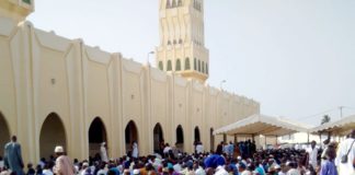 La branche de Louga de la famille omarienne insultée par un internaute en France demande son extradition au Sénégal