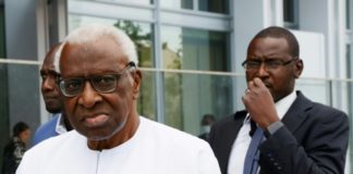A son procès, Lamine Diack s’auto-dément finalement : « J’ai 87 ans, je n’ai jamais demandé d’argent aux Russes »