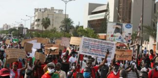 Aar liñu bokk, Ñoo Lank et Doyna : une procession de revendications depuis la Place de la Nation / Photos