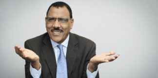 Mohamed Bazoum : le candidat du pouvoir nigérien quitte le ministère de l’Intérieur pour mieux entrer à la présidence en décembre