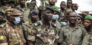 La junte militaire se la joue à pile ou face au Mali: un président de transition « civile ou militaire » promis