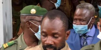 Le colonel malien Assimi Goita, chef de la junte au pouvoir, l’imam Dicko retourne se consacrer à sa mosquée