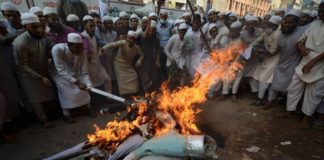 Un homme battu à mort et son corps brûlé par la foule, au Bangladesh, pour profanation du Coran