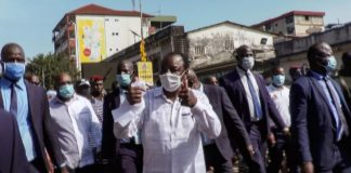 Conakry: Alpha « homme et gars » de Guinée parade pour sa victoire