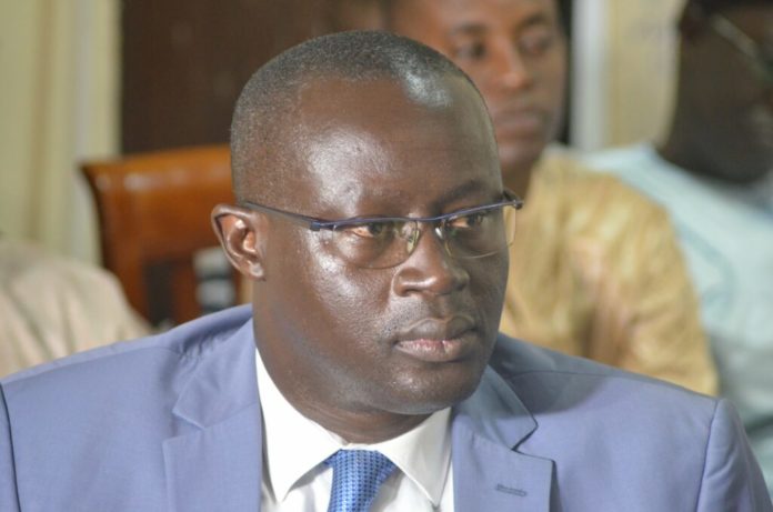 Augustin Senghor crache da,s la soupe de la CAF où il mange depuis 5 ans