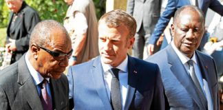 Voici pourquoi Macron fustige le 3ème mandat d’Alpha Condé, mais comprend celui de Ouattara