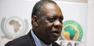 CAF: Le « dinosaure » Issa Hayatou proposé président d’honneur
