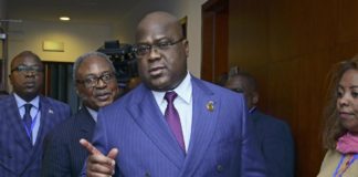 Au Congo-Kinshasa, le chef de l’Etat Tshisekedi sème la violence au Parlement, la police intervient