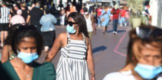 Coronavirus: nouvelles restrictions, avec couvre-feu et port de masque obligatoire en Afrique du Sud