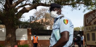 Le mécano Mboup, 33 ans, vole la carte professionnelle d’un policier pour circuler