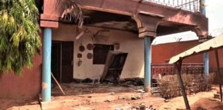A Niamey, la maison d’un correspondant de presse vandalisée et incendiée