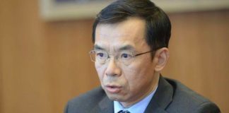 En poste à Dakar de 2005 à 2009, l’ambassadeur chinois Lu Shaye applique désormais sa « diplomatie du marteau » à Paris