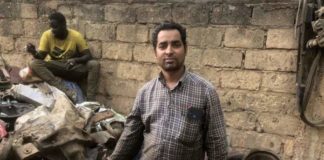 L’histoire de Habibur Rahman, venu du Bangladesh et devenu ferrailleur au Sénégal
