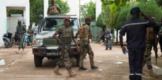 « Intracoup fourré d’État » au Mali : Le président et le Premier ministre de transition chopés par les militaires