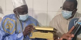 Cadeau de Thierno Madani Tall à Macky Sall : un exemplaire de Coran serti d’or