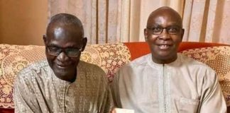 Serigne Mbaye Thiam, 63 ans, ministre, rend visite à son ancien instituteur…du CM1