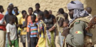 Enfants transformés en tueurs : Washington dénonce l’utilisation d’adolescents pour un massacre au Burkina