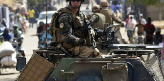 Macron enterre la Françafrique ? L’armée française quitte le Mali putschogène…et bientôt tout le Sahel